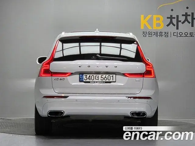 Volvo XC60 2021 — Фото 3/20