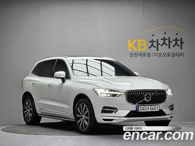 Volvo XC60 2021 — Фото 4/20