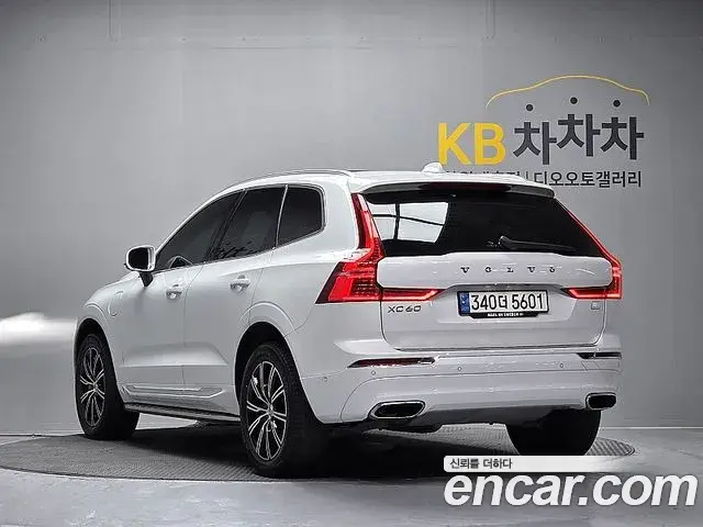 Volvo XC60 2021 — Фото 5/20
