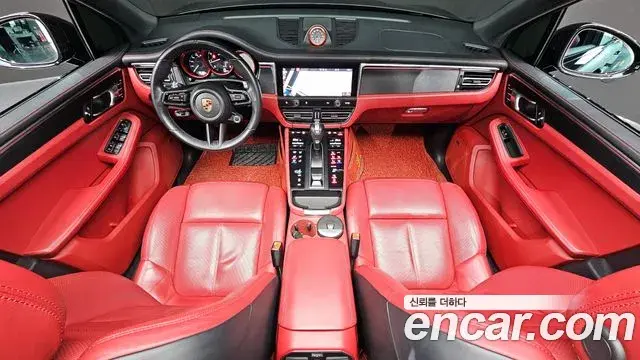 Porsche Macan 2023 — Фото 6/20
