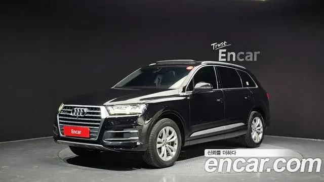 Audi Q7 2019 — Фото 1/20