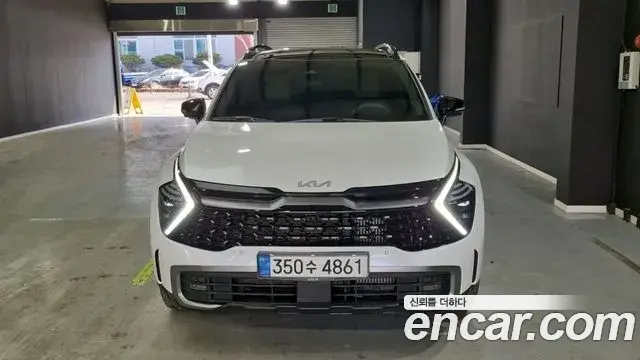 Kia Sportage 2021 — Фото 1/18