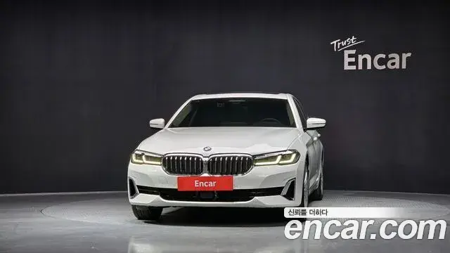 BMW 5 Series 2023 — Şəkil 9/20