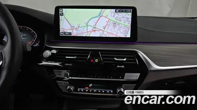 BMW 5 Series 2023 — Şəkil 18/20