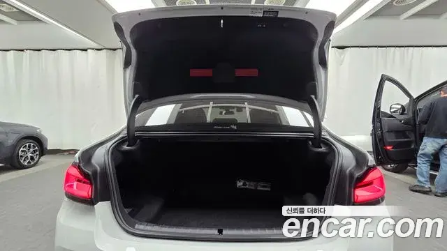 BMW 5 Series 2023 — Şəkil 2/20