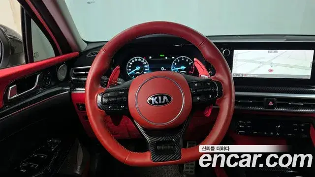 Kia K5 2020 — ფოტო 14/20