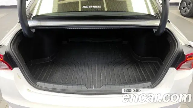 Kia K5 2020 — ფოტო 12/20