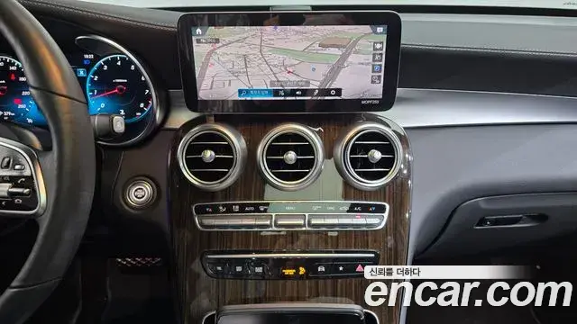 Mercedes-Benz GLC-Class 2021 — ფოტო 19/20