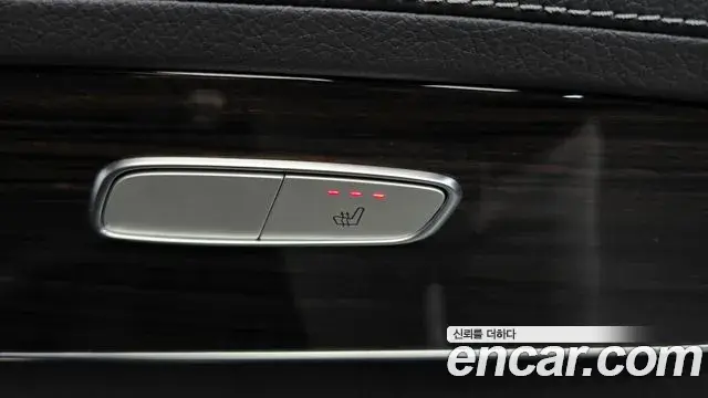 Mercedes-Benz GLC-Class 2021 — ფოტო 8/20