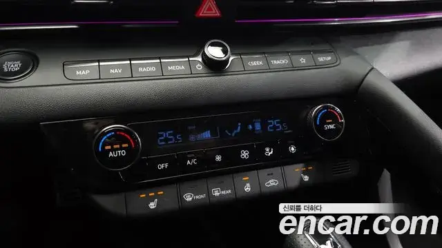 Hyundai The New Avante Hybrid 2021 — Photo 17/20