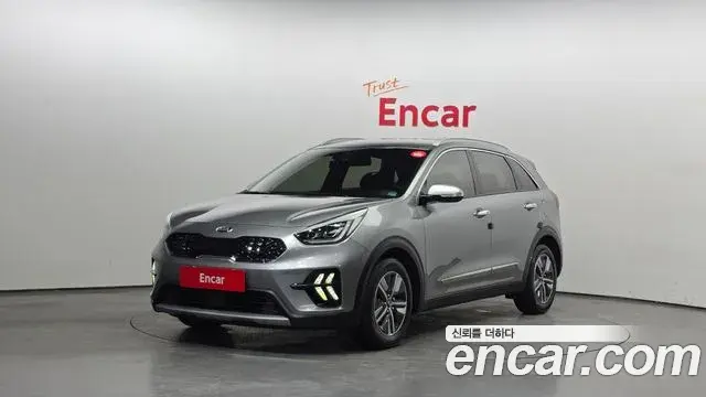 Kia Niro 2019 — ფოტო 19/20
