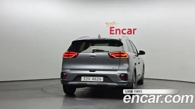 Kia Niro 2019 — ფოტო 4/20