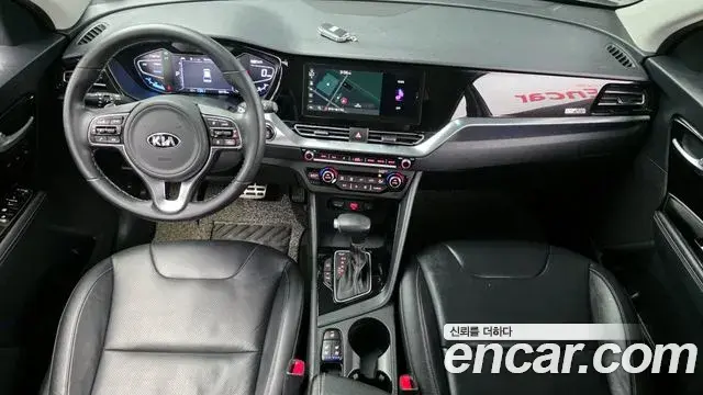 Kia Niro 2019 — ფოტო 16/20