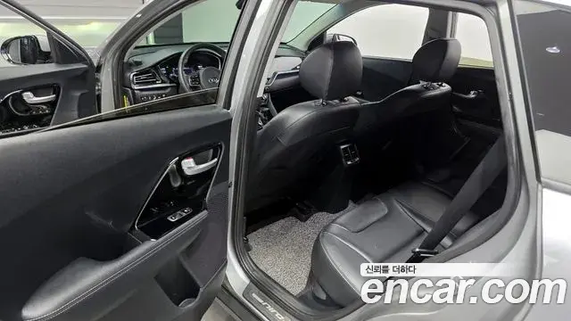 Kia Niro 2019 — ფოტო 6/20