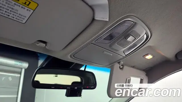 Kia Niro 2019 — ფოტო 14/20