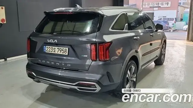 Kia Sorento 2021 — ფოტო 14/20