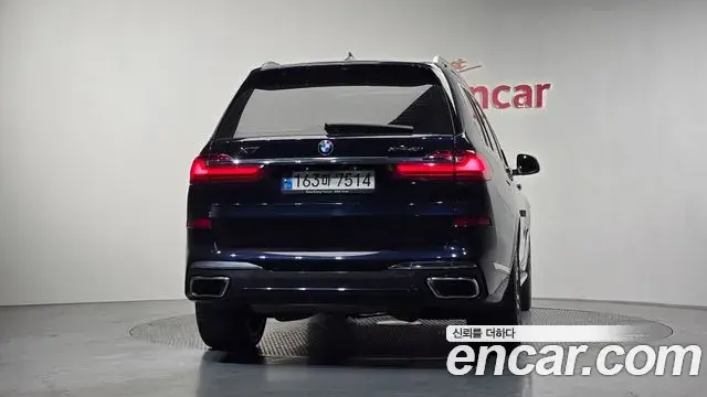 BMW X7 2022 — ფოტო 5/20