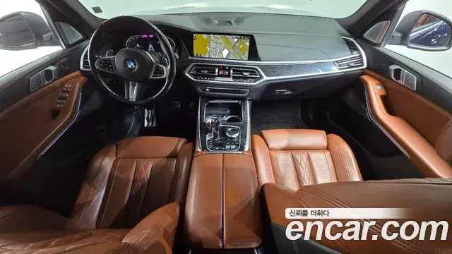 BMW X7 2022 — ფოტო 15/20