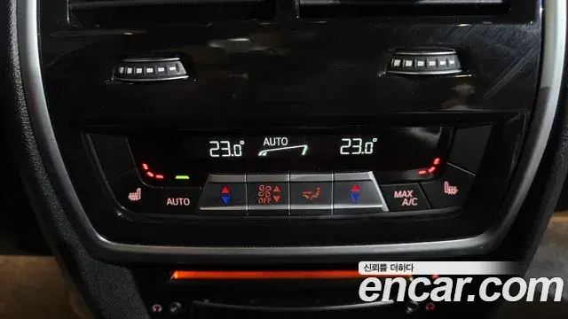 BMW X7 2022 — ფოტო 12/20