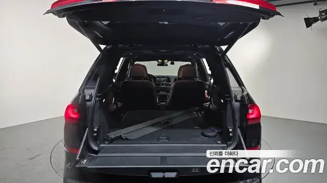 BMW X7 2022 — ფოტო 19/20