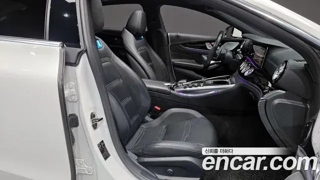 Mercedes-Benz AMG GT 2021 — Фото 11/20