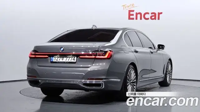 BMW 7 Series 2021 — ფოტო 15/20