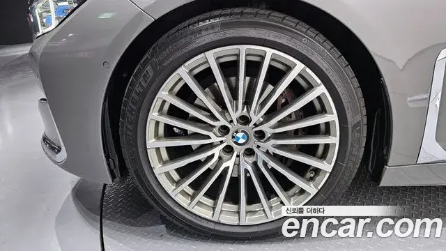 BMW 7 Series 2021 — ფოტო 18/20
