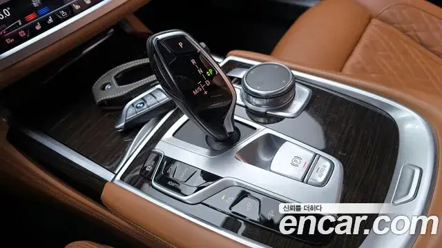 BMW 7 Series 2021 — ფოტო 4/20