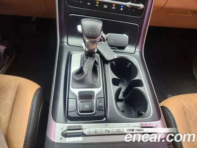 Kia Carnival 2021 — Фото 12/18