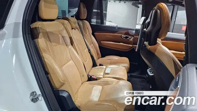 Volvo XC90 2019 — ფოტო 11/20