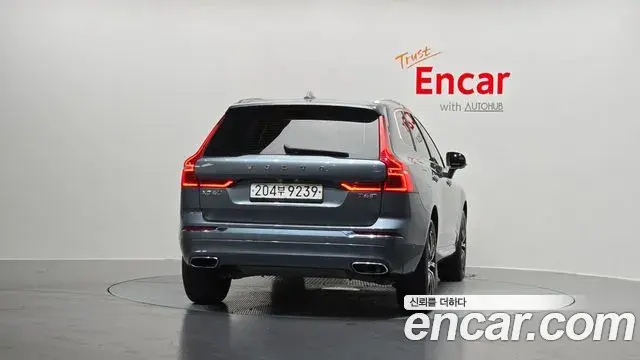 Volvo XC60 2020 — Photo 6/20
