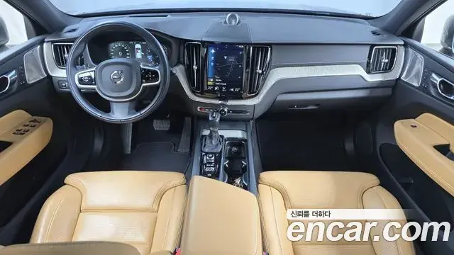Volvo XC60 2020 — Photo 7/20
