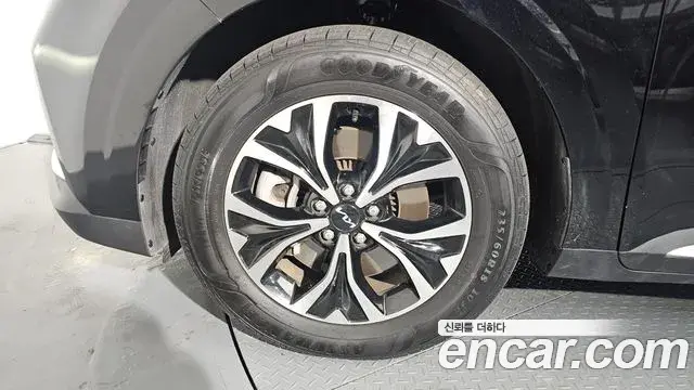 Kia Carnival 2022 — Фото 5/20