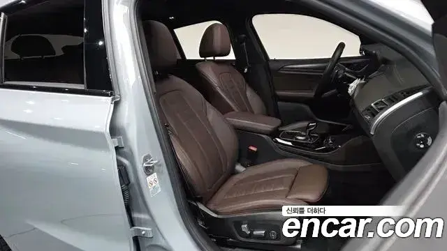 BMW X4 2022 — Şəkil 17/21