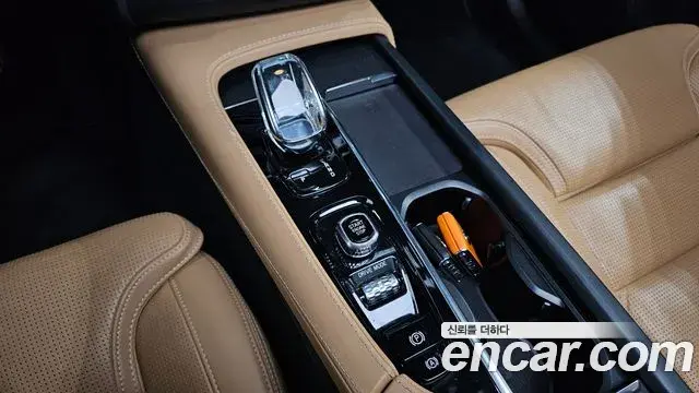 Volvo XC90 2021 — Şəkil 17/20