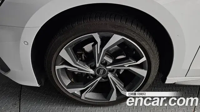 Audi A3 2023 — Şəkil 11/20