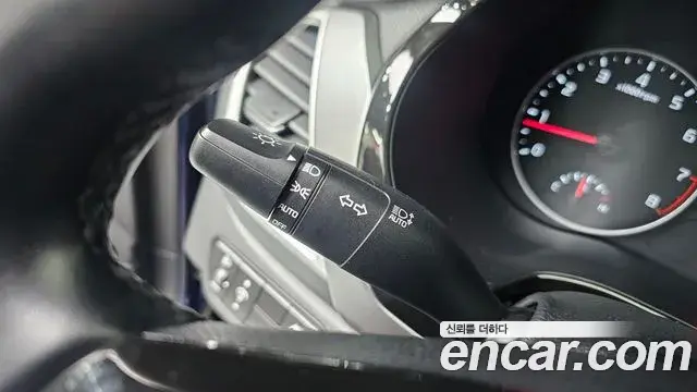 Kia Seltos 2019 — Şəkil 19/20