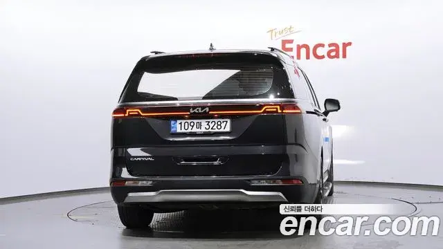 Kia Carnival 2021 — Photo 8/20