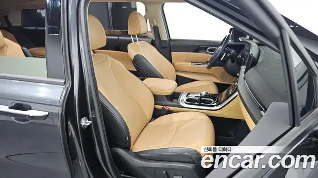 Kia Carnival 2021 — Photo 9/20