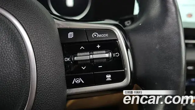 Kia Carnival 2021 — Photo 14/20