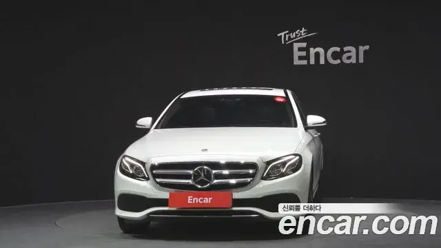 Mercedes-Benz E-Class 2020 — Photo 5/20