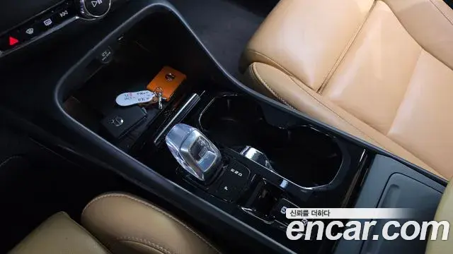 Volvo XC40 2021 — ფოტო 4/20