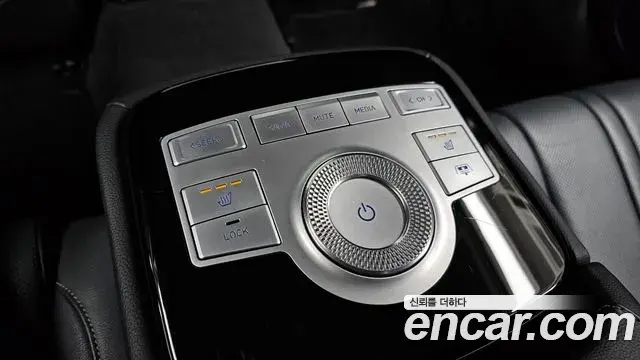 Genesis G80 2020 — Photo 10/20