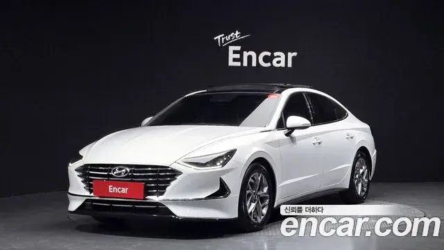 Hyundai Sonata 2019 — Фото 1/20