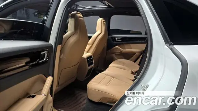 Porsche Cayenne 2020 — Şəkil 17/19