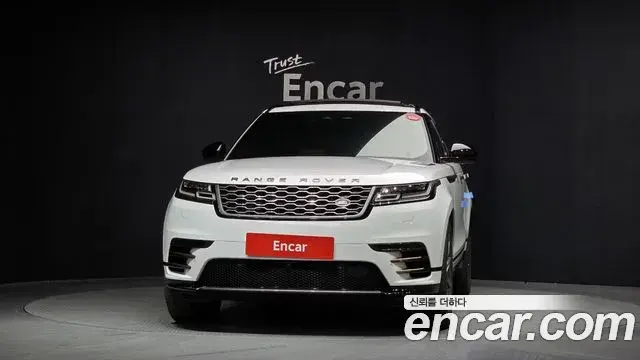 Land Rover Range Rover Velar 2021 — Şəkil 12/17