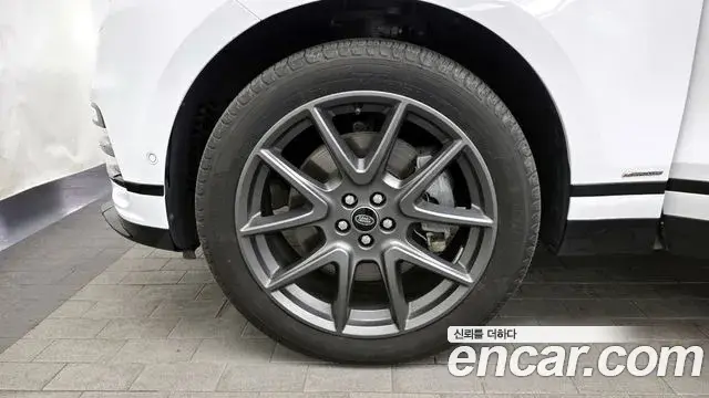 Land Rover Range Rover Velar 2021 — Şəkil 13/17