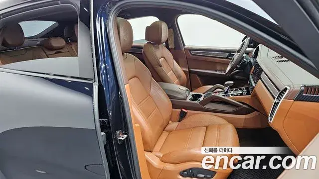Porsche Cayenne 2022 — Фото 10/20