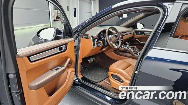 Porsche Cayenne 2022 — Фото 11/20