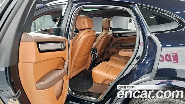 Porsche Cayenne 2022 — Фото 12/20